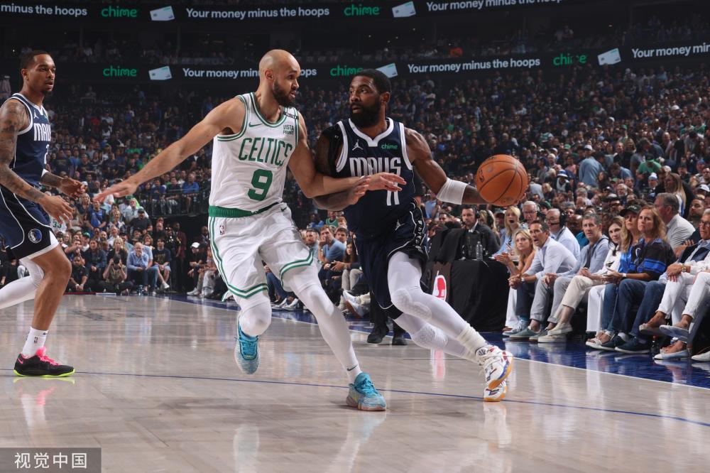 人展现了一 人展现了一